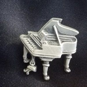 Vintage Baby Grand Piano Lapel Pin Brooch